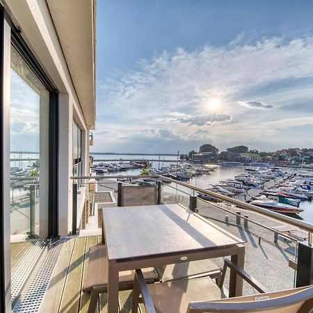 Mueritz Utkiek - Apartment Mit Seeblick & Balkon In Der Hafenresidenz Waren  Bagian luar foto